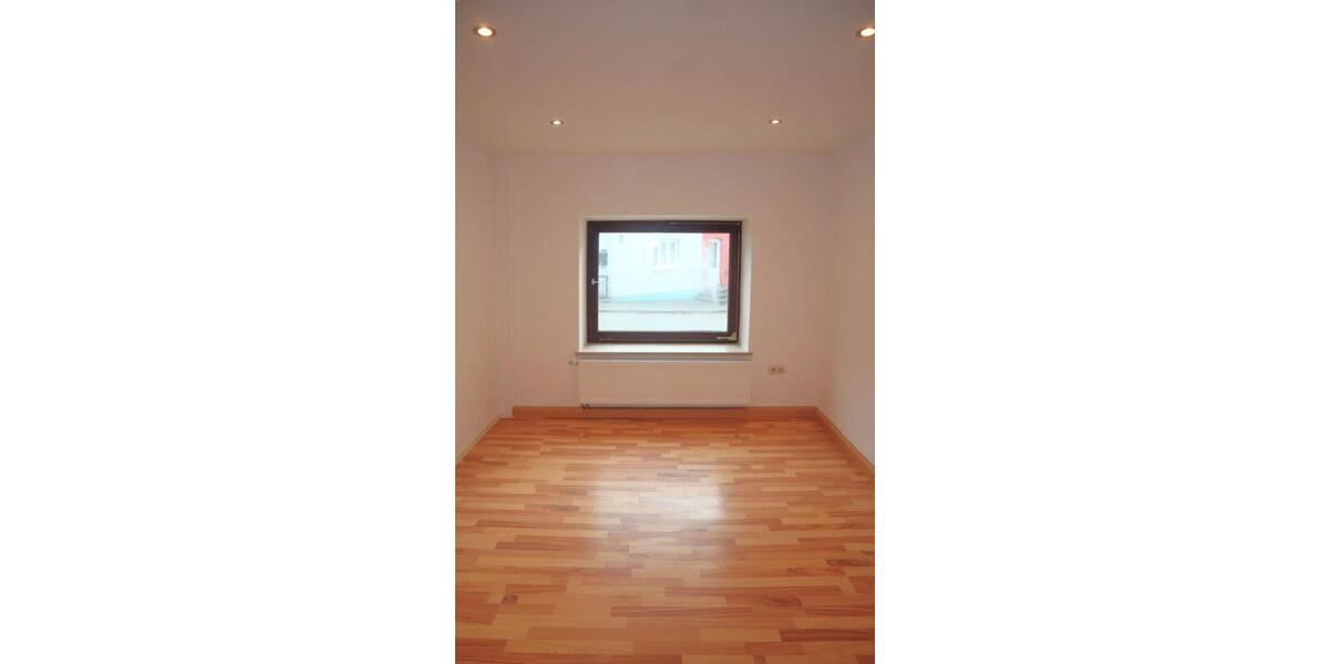 Einfamilienhaus Velden - 7 Zimmer, 140 m&sup2;, 1.300&euro; | Angebot:23660225