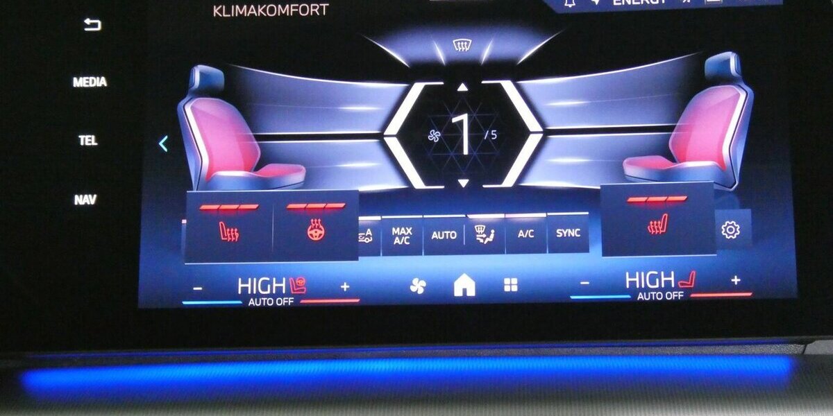 BMW X1 23dxDrive x-Line AHK,Pan-Dach,H&K,Leder 28.900 km 41.590 &euro; Landshut 84030