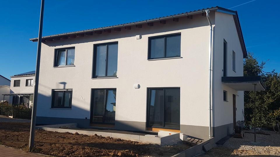Etagenwohnung Ergoldsbach Langenhettenbach - 3 Zimmer, 94 m&sup2;, 1.050&euro; | Angebot:27602103