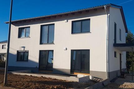 Wohnung Ergoldsbach Langenhettenbach - 3 Zimmer, 94 m&sup2;, 1.050&euro; | Angebot:27602103