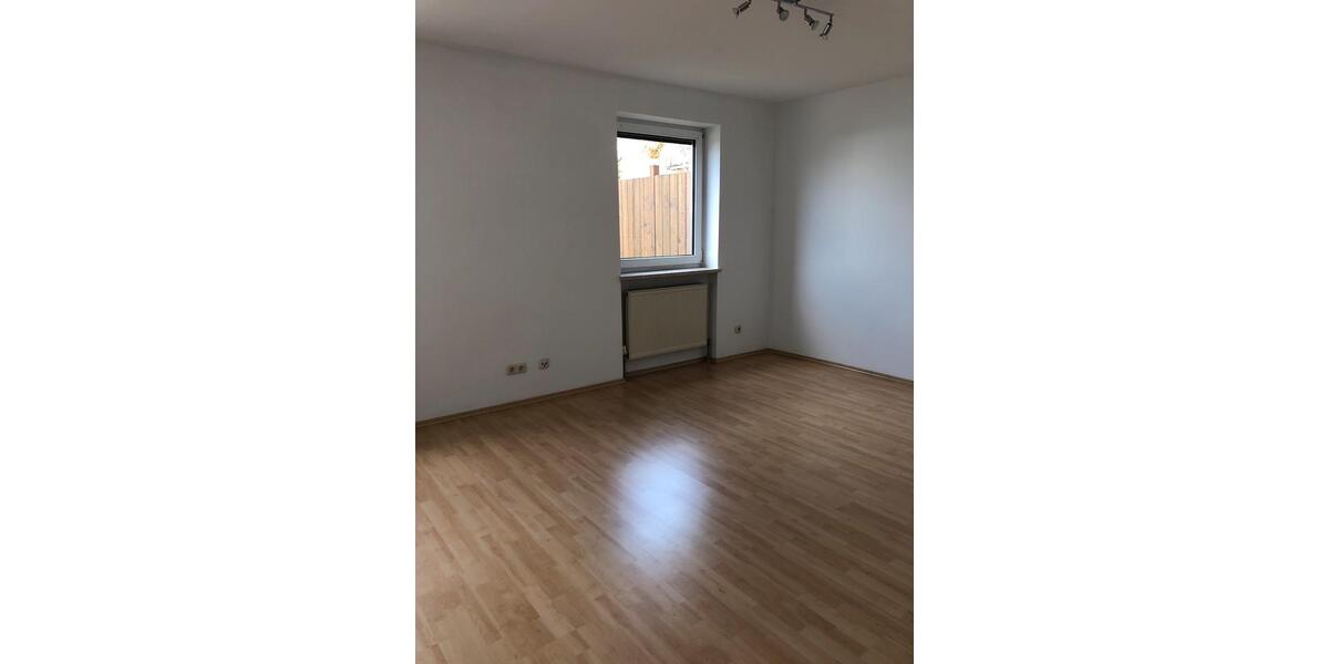 Erdgeschoßwohnung Rottenburg an der Laaber - 1 Zimmer, 33 m&sup2;, 350&euro; | Angebot:26021044