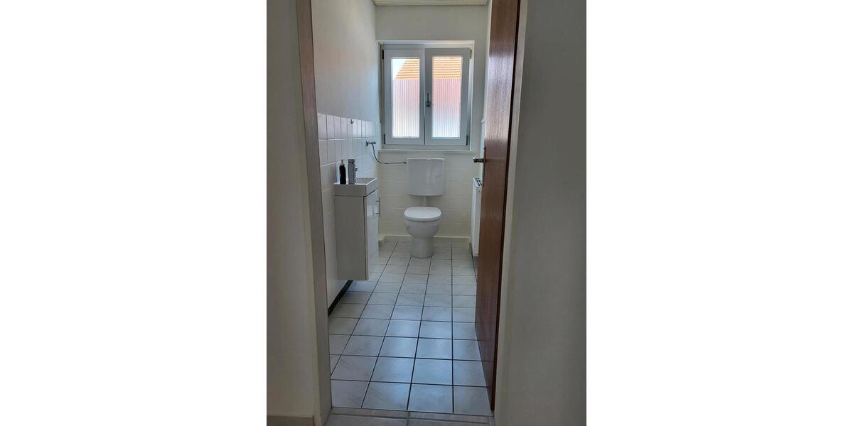 Etagenwohnung Moosthenning - 4 Zimmer, 130 m&sup2;, 1.250&euro; | Angebot:26630175