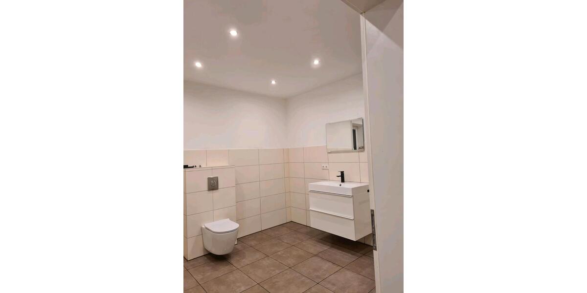 Etagenwohnung Mengkofen - 3 Zimmer, 89 m&sup2;, 925&euro; | Angebot:25790629