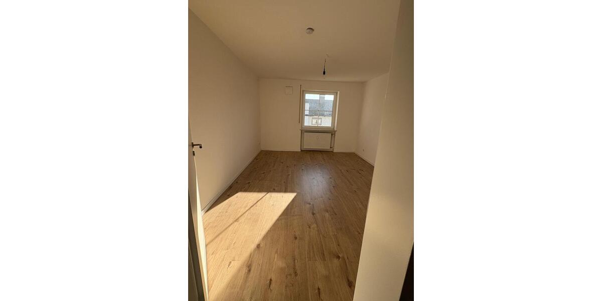 Etagenwohnung Kumhausen - 3 Zimmer, 85 m&sup2;, 1.040&euro; | Angebot:25435898