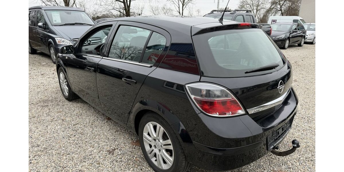 Opel Astra 1.6i 1.Hand Automatik Teilleder Xenon AHK 66.700 km 4.900 &euro; Altdorf 84032