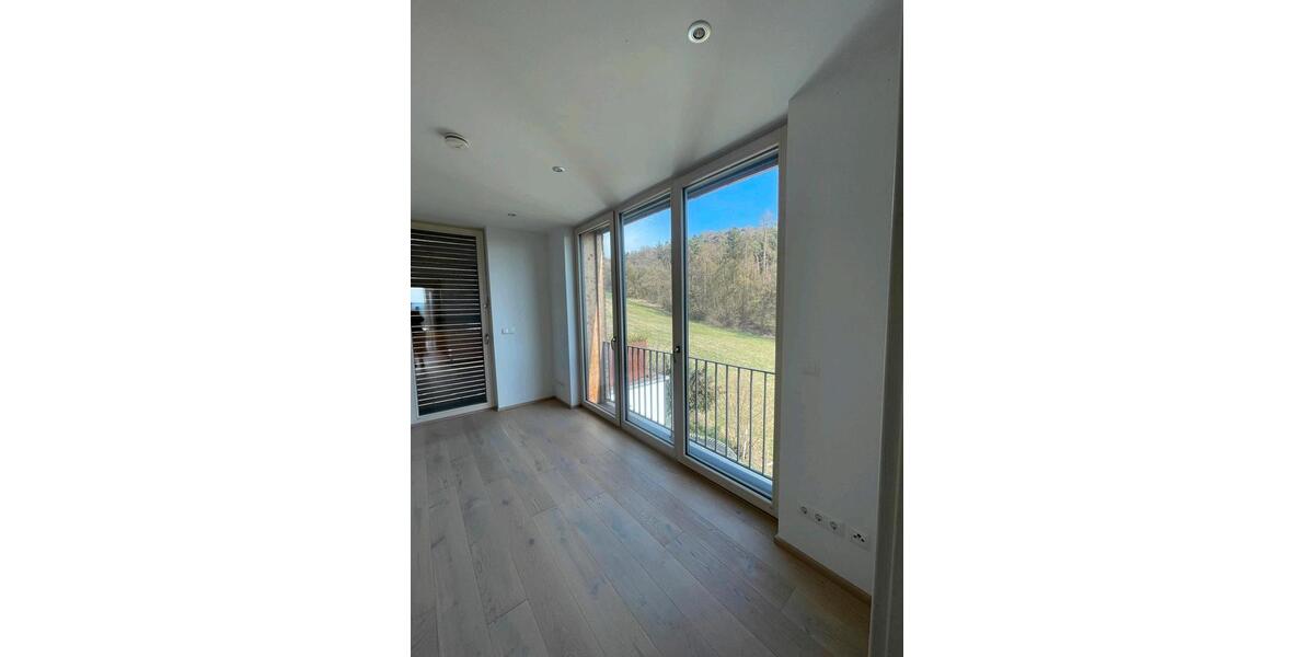 Einfamilienhaus Bruckberg - 3 Zimmer, 145 m&sup2;, 1.600&euro; | Angebot:26478221