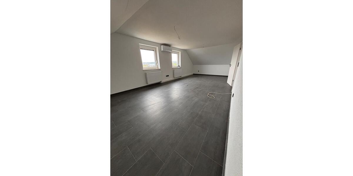 Dachgeschoßwohnung Pfeffenhausen - 2 Zimmer, 75 m&sup2;, 1.060&euro; | Angebot:25965989
