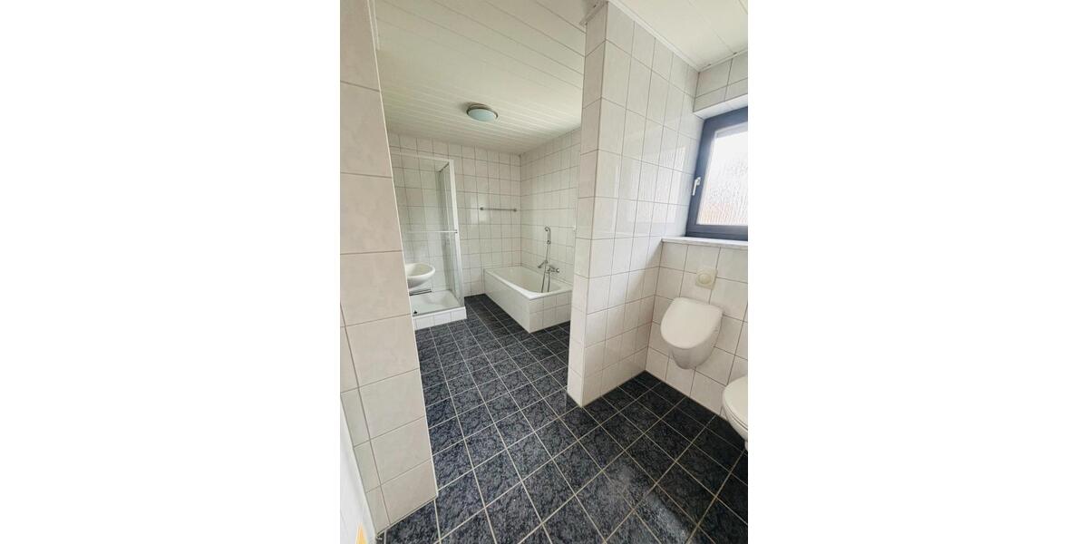 Hochparterre Rottenburg an der Laaber - 3 Zimmer, 75 m&sup2;, 650&euro; | Angebot:25935714