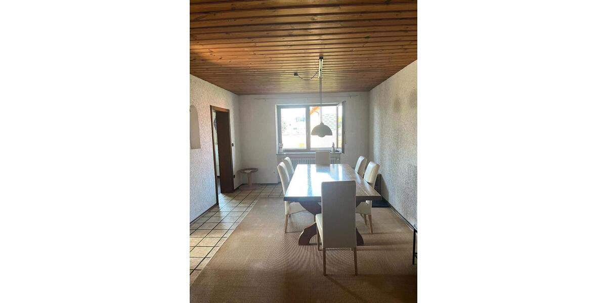 Etagenwohnung Niederaichbach - 4 Zimmer, 140 m&sup2;, 1.300&euro; | Angebot:26630185