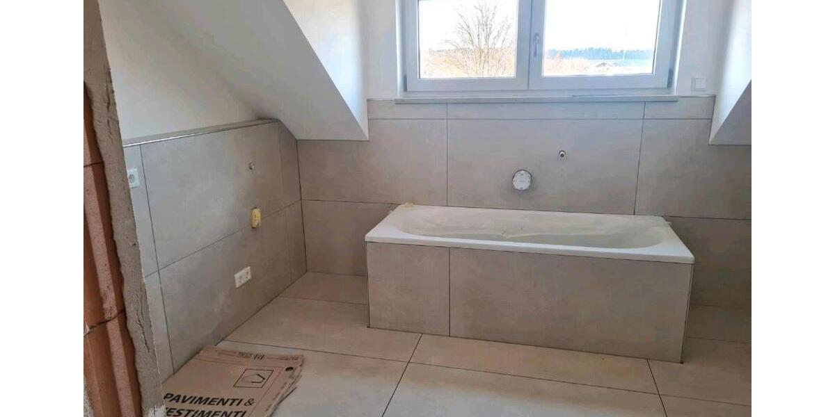 Dachgeschoßwohnung Niederviehbach - 3 Zimmer, 83 m&sup2;, 1.020&euro; | Angebot:25959653