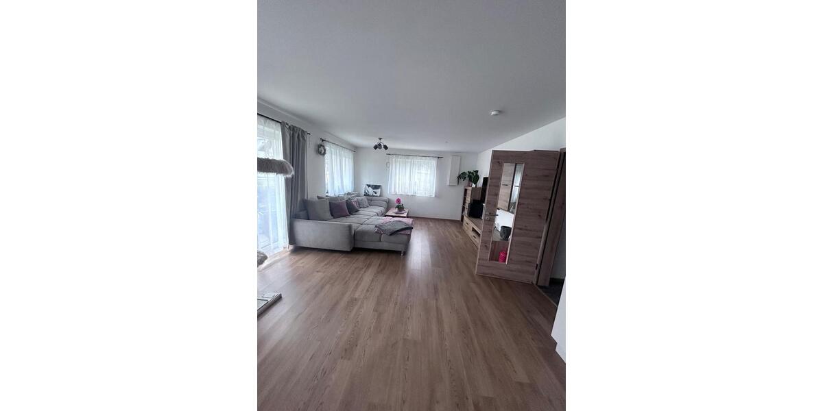 Etagenwohnung Aham - 3 Zimmer, 78 m&sup2;, 950&euro; | Angebot:24842933