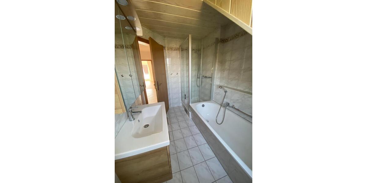 Maisonettenwohnung Moosburg an der Isar - 4.5 Zimmer, 92 m&sup2;, 1.350&euro; | Angebot:25403404