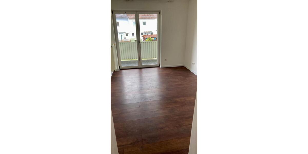 Reihenhaus Dingolfing - 3 Zimmer, 100 m&sup2;, 1.300&euro; | Angebot:26623750