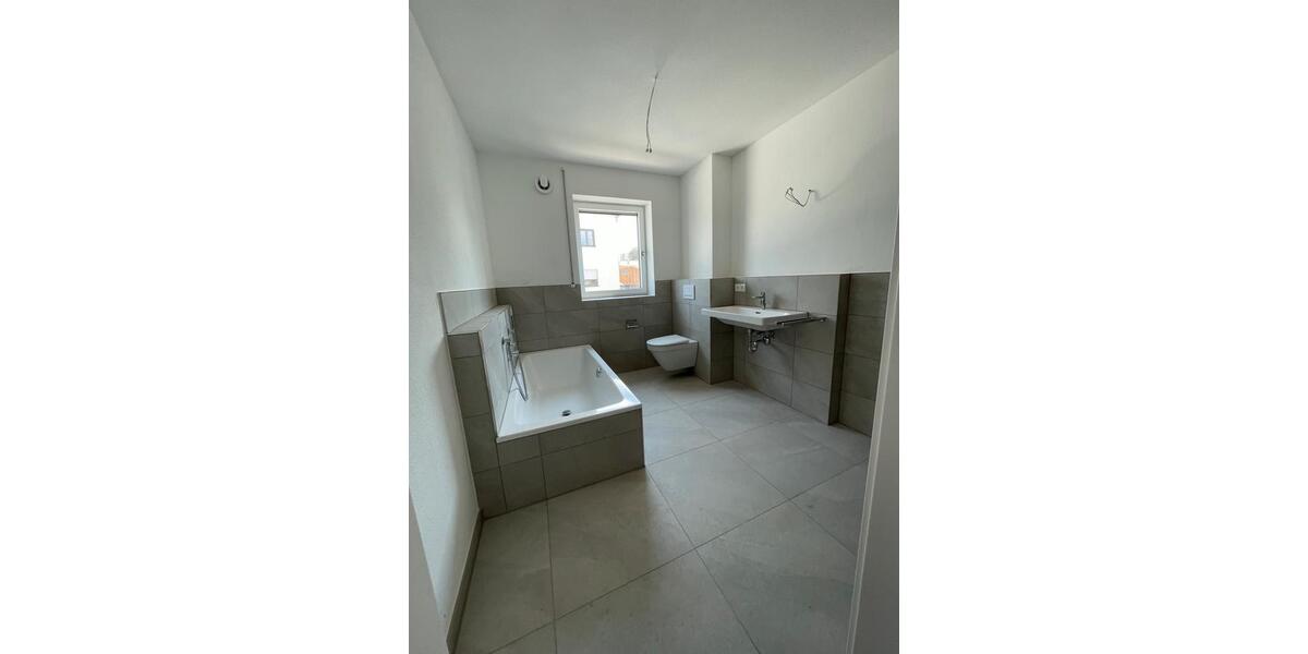 Etagenwohnung Kumhausen - 4 Zimmer, 104 m&sup2;, 1.300&euro; | Angebot:26604798