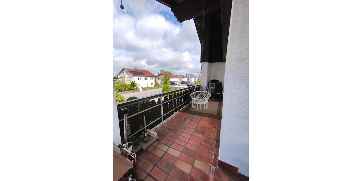 Etagenwohnung Niederaichbach - 4 Zimmer, 140 m&sup2;, 1.300&euro; | Angebot:26630185