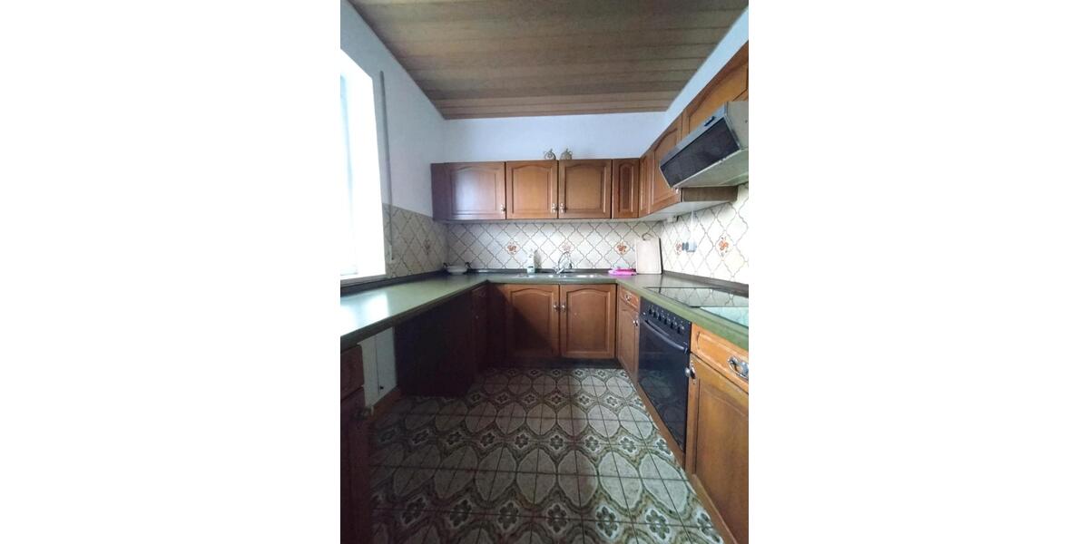 Etagenwohnung Mengkofen - 3 Zimmer, 120 m&sup2;, 28&euro; | Angebot:23902377