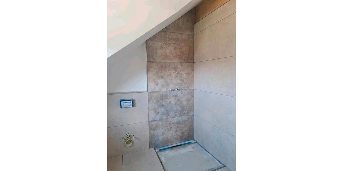 Dachgeschoßwohnung Niederviehbach - 3 Zimmer, 83 m&sup2;, 1.020&euro; | Angebot:25959653