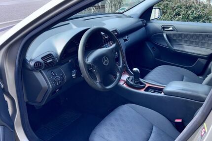 Mercedes-Benz C 180 220.000 km 2.200 &euro; Neufahrn i NB 84088