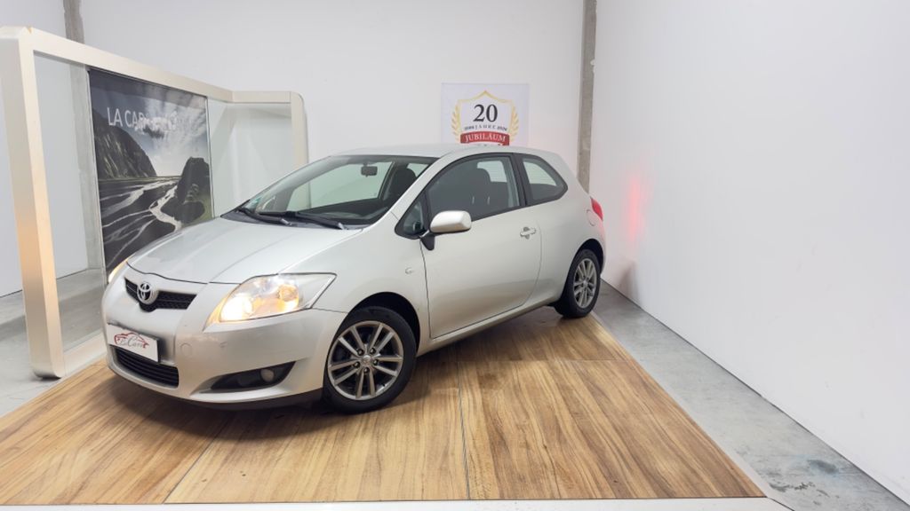 Toyota Auris 74.000 km 5.900 &euro; Landshut 84030