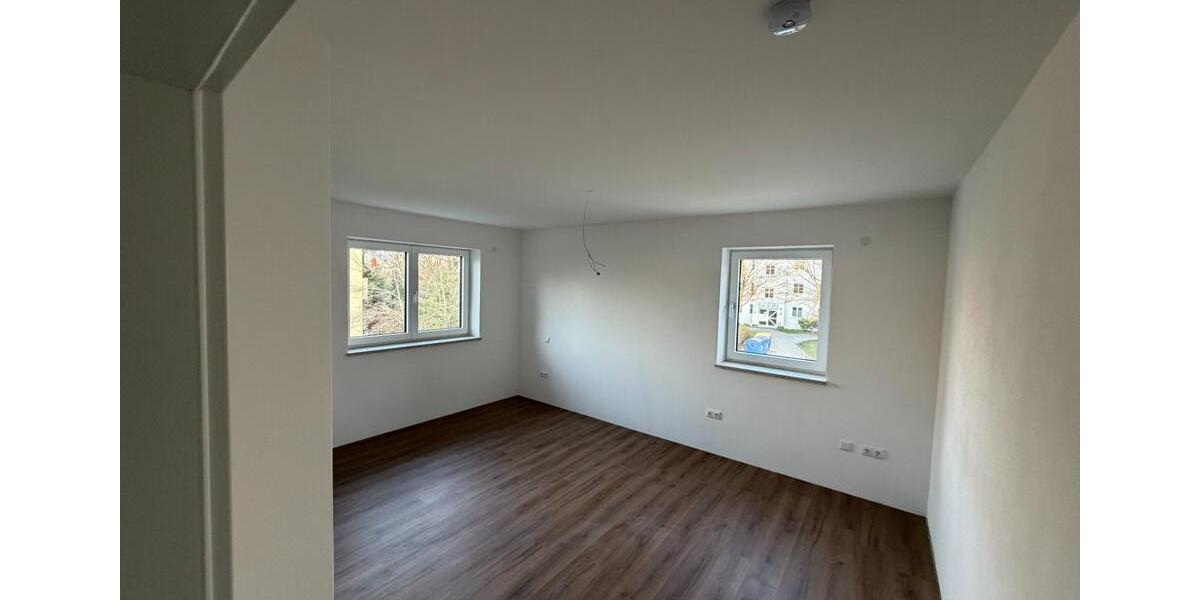 Etagenwohnung Dingolfing - 3.5 Zimmer, 99 m&sup2;, 1.150&euro; | Angebot:25860462