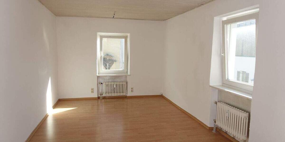 Etagenwohnung Buchbach - 3 Zimmer, 85 m&sup2;, 730&euro; | Angebot:25692688