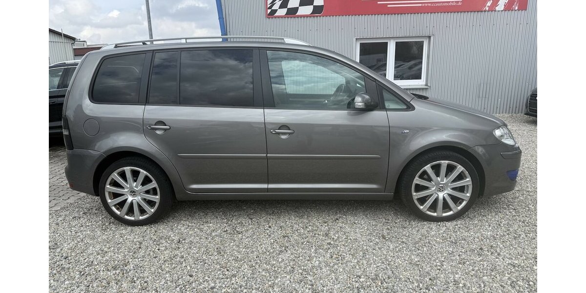 VW Touran 2.0 TDI DSG R-Line Edition Xenon Navi 223.500 km 7.500 &euro; Altdorf 84032