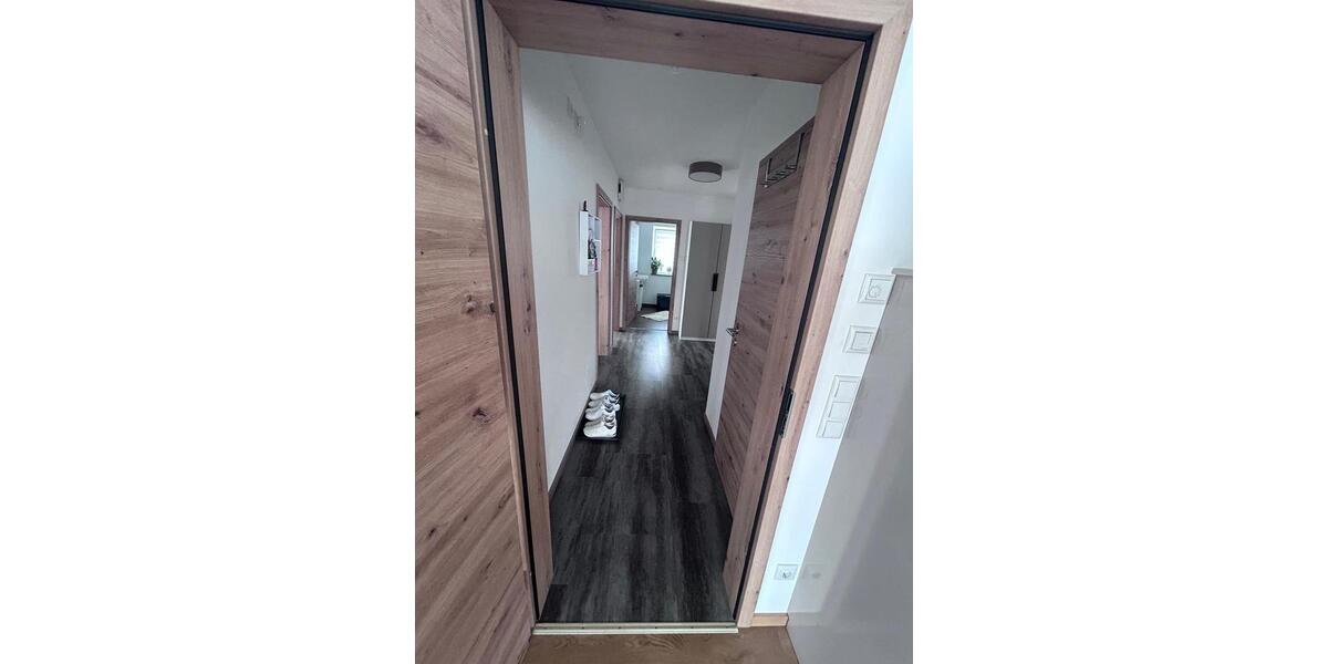 Etagenwohnung Aham - 3 Zimmer, 78 m&sup2;, 950&euro; | Angebot:24842933