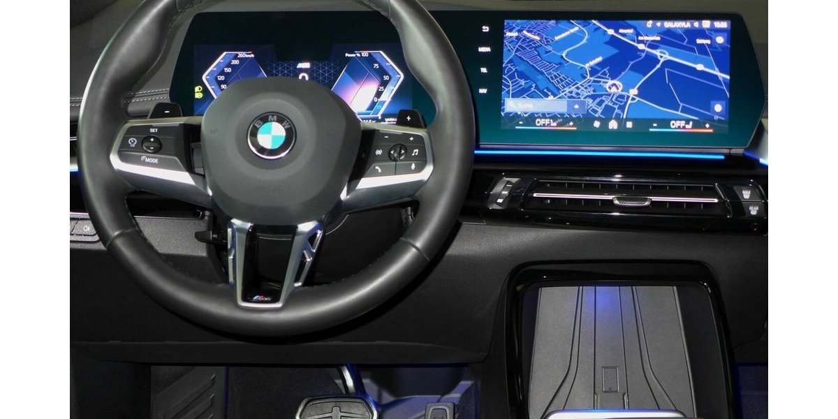 BMW 220 Active Tourer d MSport 360°,HUD,AHK,el.Sitze 21.600 km 31.990 &euro; Landshut 84030