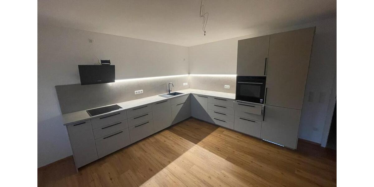 Etagenwohnung Kumhausen - 4 Zimmer, 104 m&sup2;, 1.300&euro; | Angebot:26604798