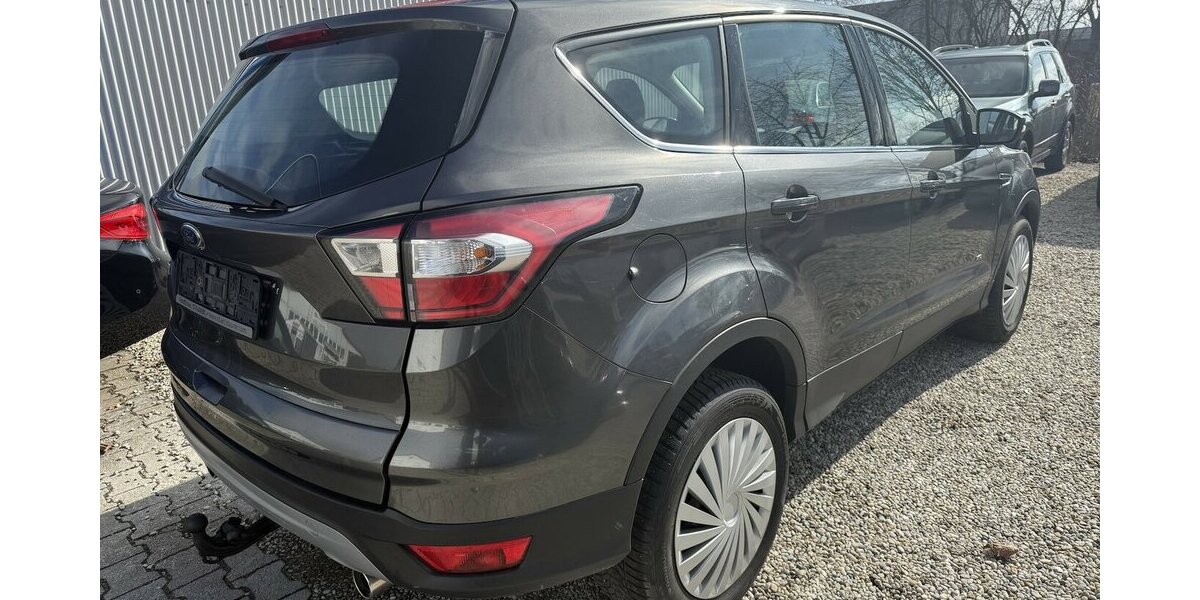 Ford Kuga 2.0 TDCI 4x4 Automatik Sitzheizung Keyless 254.000 km 6.990 &euro; Altdorf 84032
