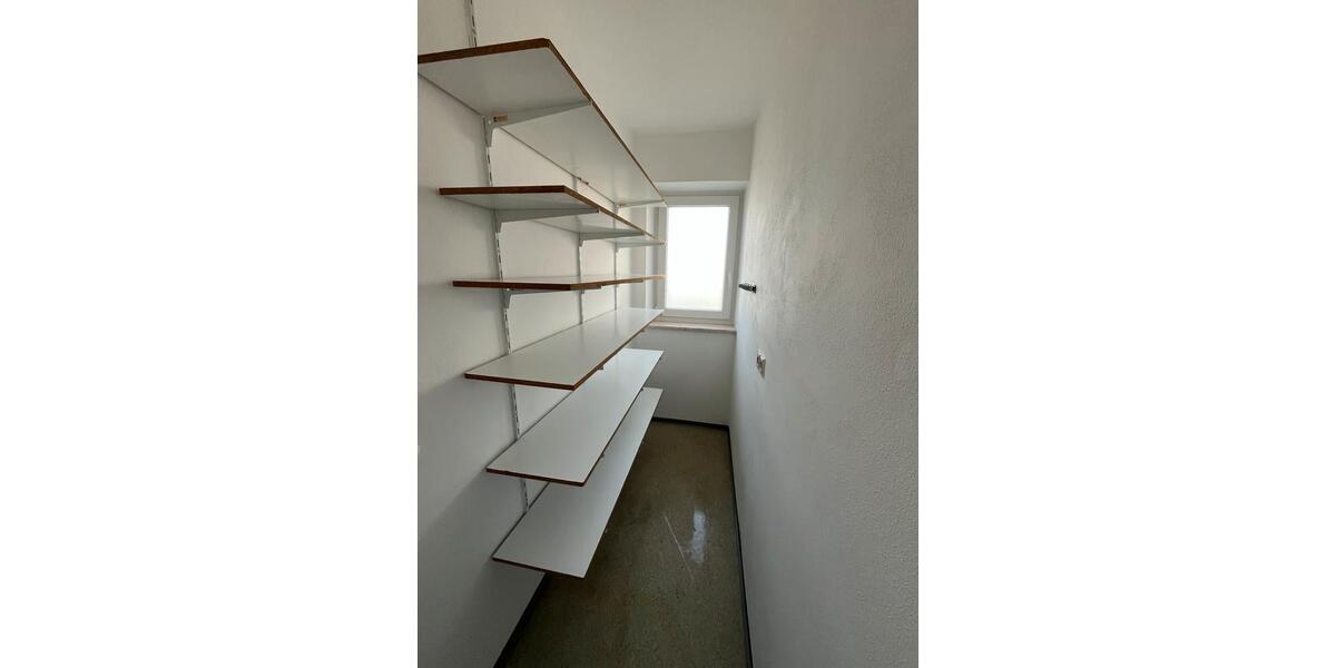Etagenwohnung Dingolfing - 4 Zimmer, 120 m&sup2;, 1.300&euro; | Angebot:27595656