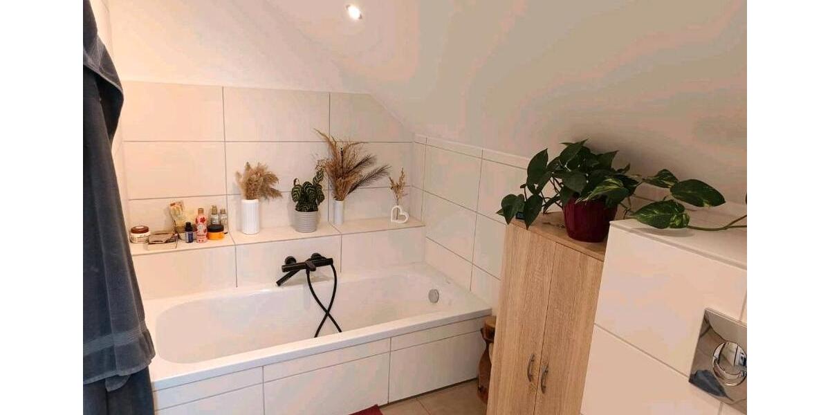 Dachgeschoßwohnung Mengkofen - 3 Zimmer, 80 m&sup2;, 815&euro; | Angebot:26042526