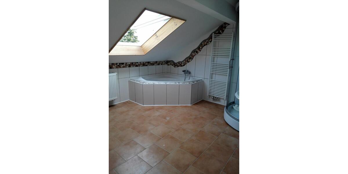 Dachgeschoßwohnung Frontenhausen - 3 Zimmer, 70 m&sup2;, 660&euro; | Angebot:27588915