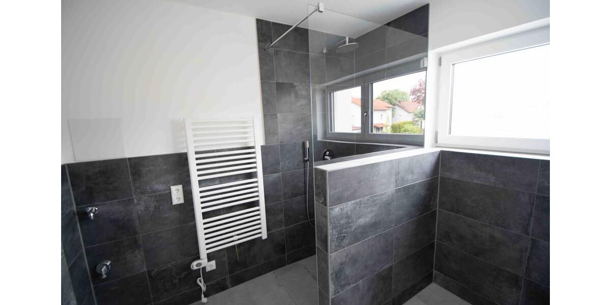 Etagenwohnung Bockhorn - 4 Zimmer, 102 m&sup2;, 1.950&euro; | Angebot:26398526