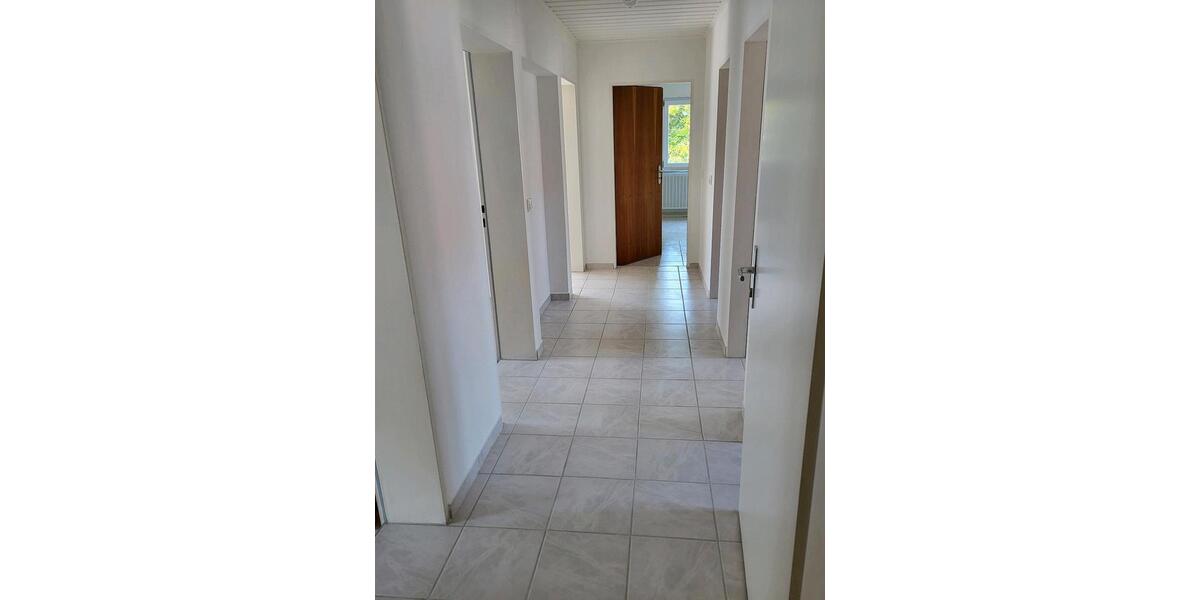 Etagenwohnung Moosthenning - 4 Zimmer, 130 m&sup2;, 1.250&euro; | Angebot:26630175