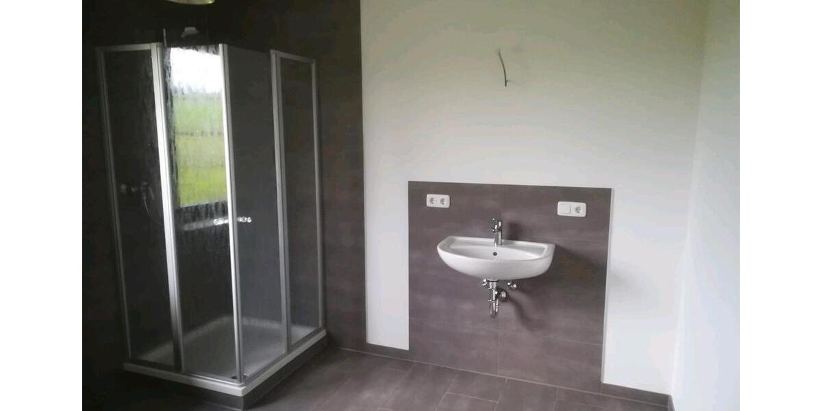 Erdgeschoßwohnung Niederviehbach - 1 Zimmer, 83 m&sup2;, 650&euro; | Angebot:25977313