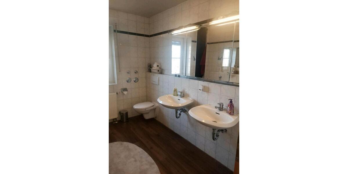 Erdgeschoßwohnung Essenbach - 5 Zimmer, 150 m&sup2;, 1.430&euro; | Angebot:26591666
