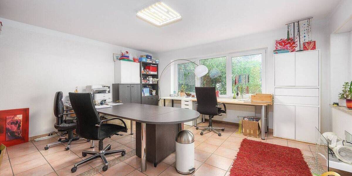 Einfamilienhaus Bruckberg - 8 Zimmer, 250 m&sup2;, 850.000&euro; | Angebot:25800218