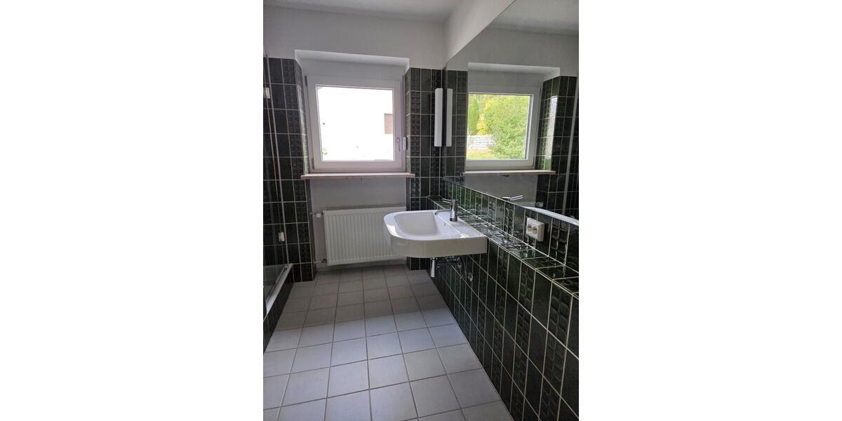 Terrassenwohnung Ergoldsbach Langenhettenbach - 5 Zimmer, 124 m&sup2;, 1.190&euro; | Angebot:27631050