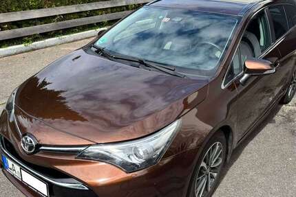 Toyota Avensis 124.000 km 9.900 &euro; Tiefenbach 84184