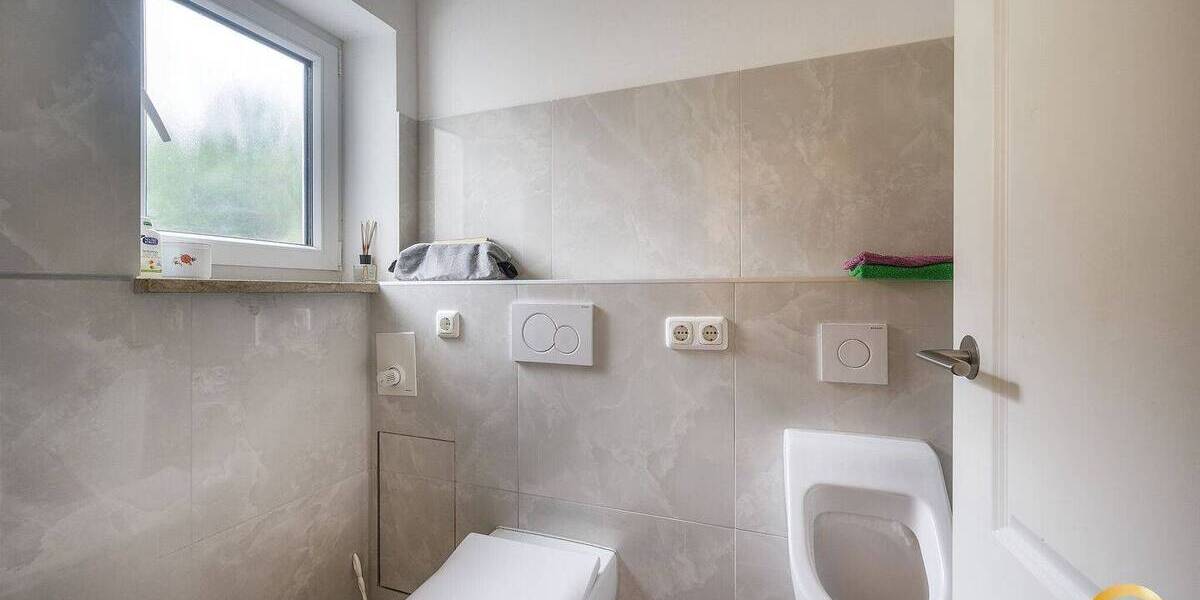 Einfamilienhaus Bruckberg - 8 Zimmer, 250 m&sup2;, 850.000&euro; | Angebot:25800218