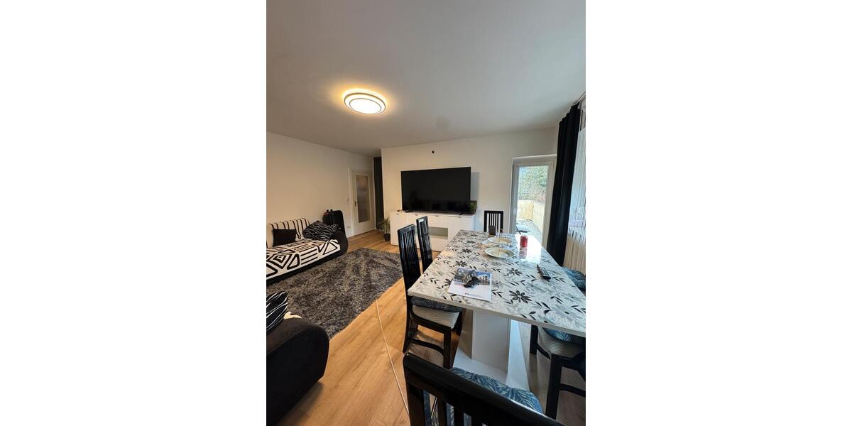 Etagenwohnung Dingolfing - 4.5 Zimmer, 90 m&sup2;, 1.125&euro; | Angebot:25323924