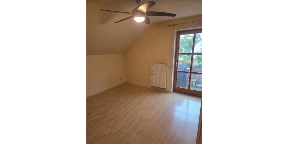 Etagenwohnung Mengkofen - 4 Zimmer, 100 m&sup2;, 900&euro; | Angebot:26626316