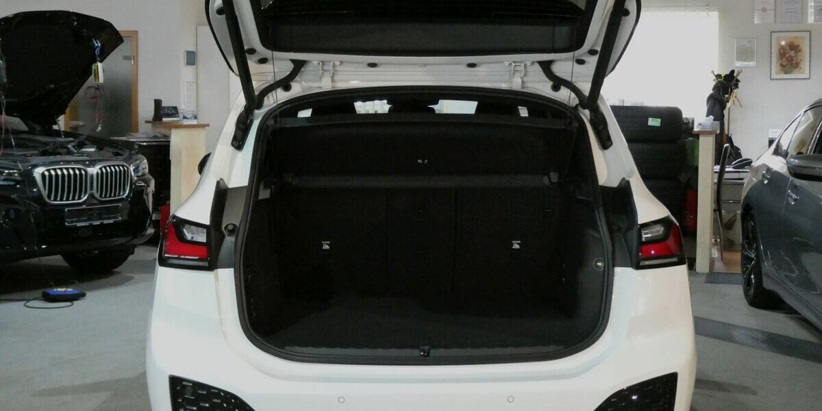 BMW 218 Active Tourer d MSport 360°AHK,HUD NP:56.540 20.798 km 32.590 &euro; Landshut 84030