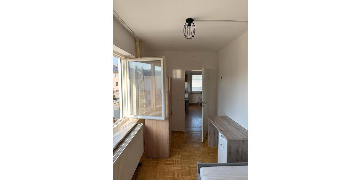Etagenwohnung Dingolfing - 4 Zimmer, 100 m&sup2;, 370&euro; | Angebot:26628909
