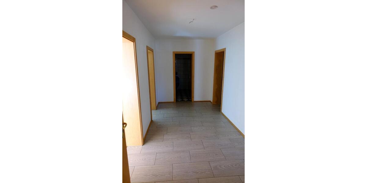 Maisonettenwohnung Taufkirchen (Vils) - 7 Zimmer, 146 m&sup2;, 1.401&euro; | Angebot:27543863