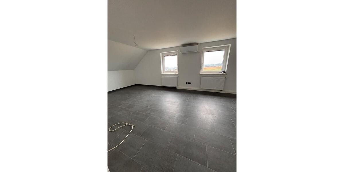 Dachgeschoßwohnung Pfeffenhausen - 2 Zimmer, 75 m&sup2;, 1.060&euro; | Angebot:25965989