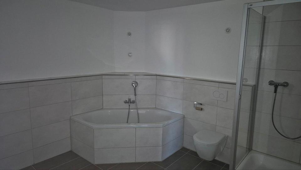 Erdgeschoßwohnung Kirchberg - 4 Zimmer, 95 m&sup2;, 1.050&euro; | Angebot:25350144