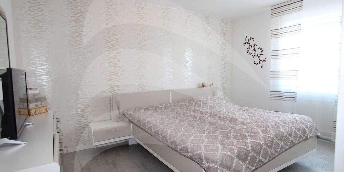 Etagenwohnung Altdorf Pfettrach - 5 Zimmer, 200 m&sup2;, 539.800&euro; | Angebot:25730938