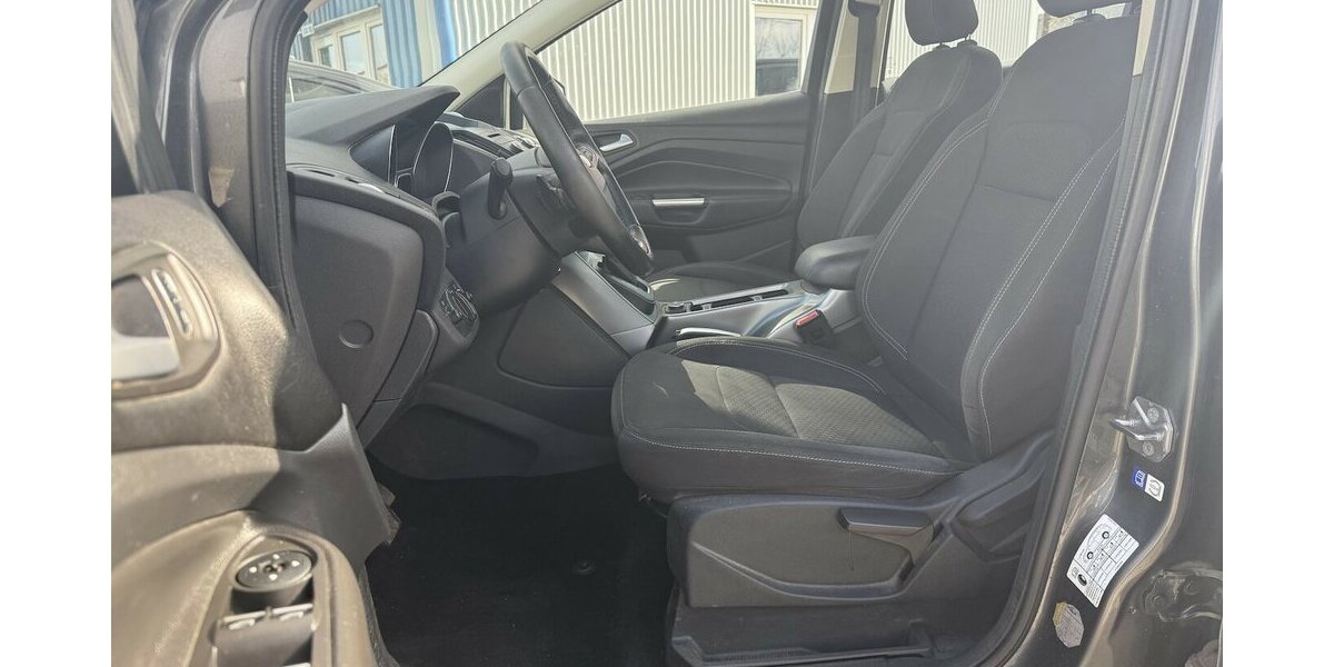 Ford Kuga 2.0 TDCI 4x4 Automatik Sitzheizung Keyless 254.000 km 6.990 &euro; Altdorf 84032